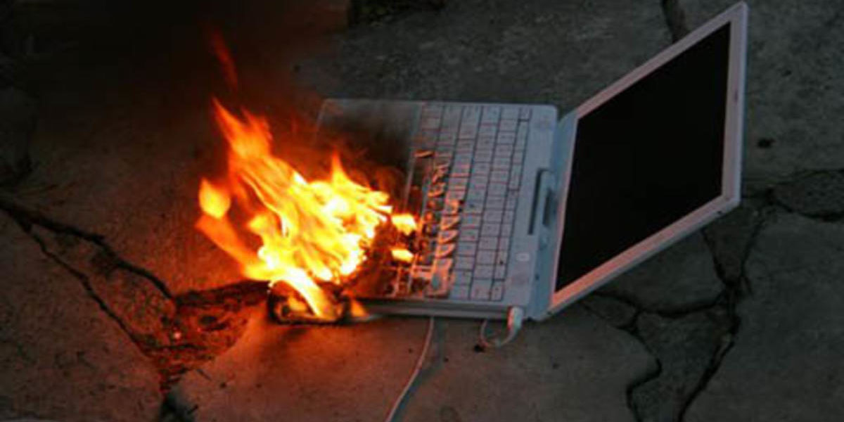 laptopul poate lua foc