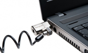 Alte metode de evitarea disparitiei laptopului - cablul Kensington - montare