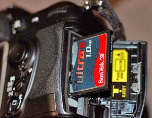 Modele constructive ale memoriei RAM - CF Card de 1 GB montat in Nikon D200
