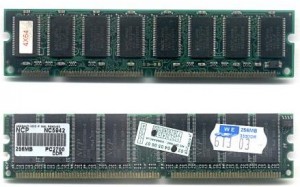 Modele constructive ale memoriei RAM - DIMM cu 168 pini-SDRAM si cu 184 pini-DDR SDRAM