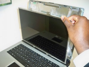 Reparatii ecran laptop