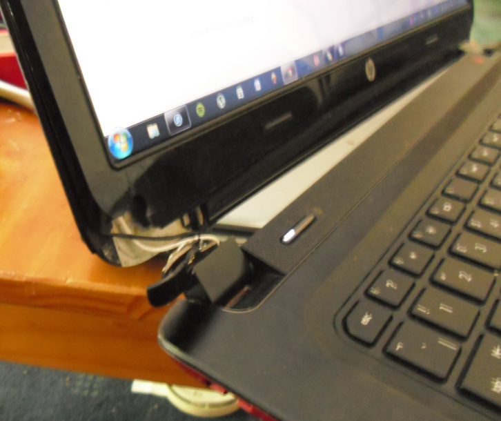 comfort Revision throne Reparatii balamale laptop - PC Laptop